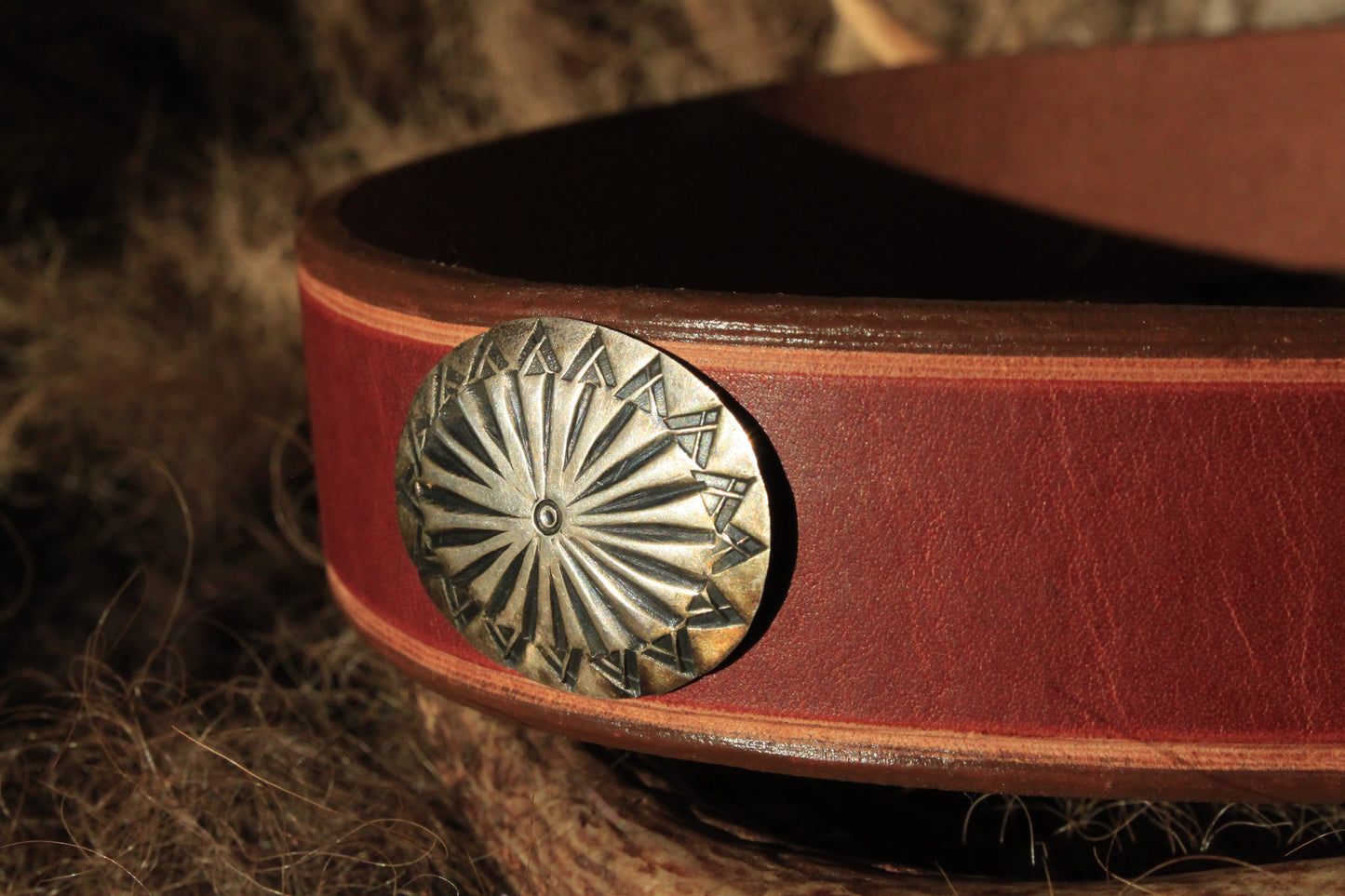 Big Horn - Leather Hat Band with Vintage Native American Button