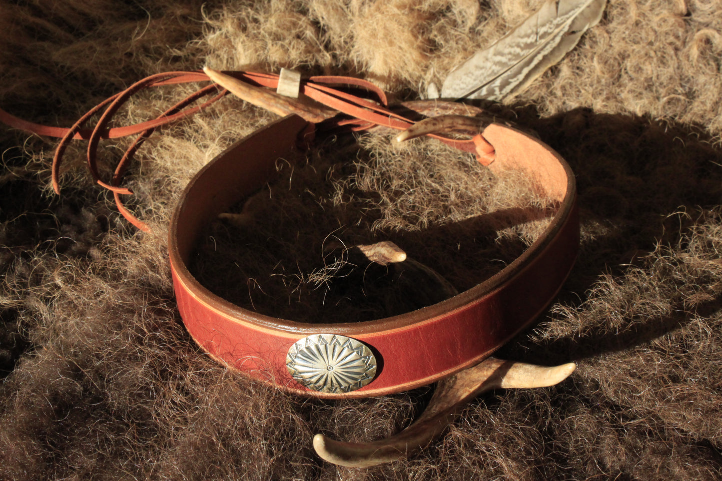 Big Horn - Leather Hat Band with Vintage Native American Button