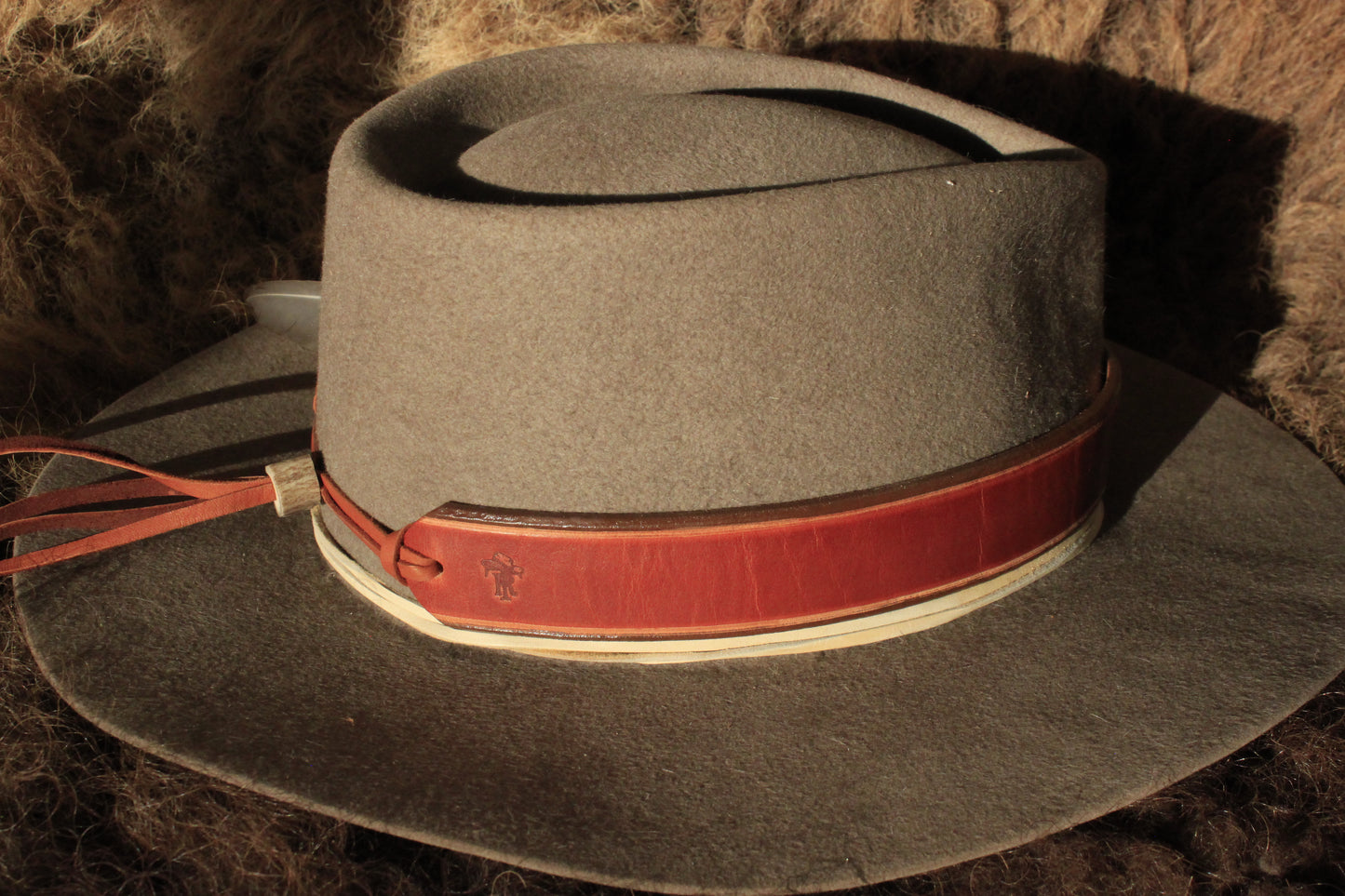 Big Horn - Leather Hat Band with Vintage Native American Button