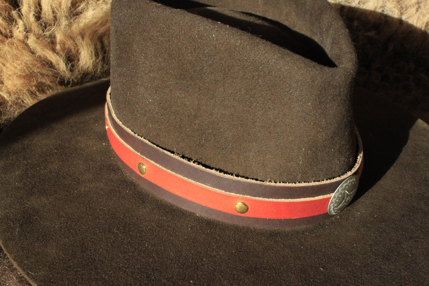 Huachuca - Leather Hat Band with Vintage Native American Button