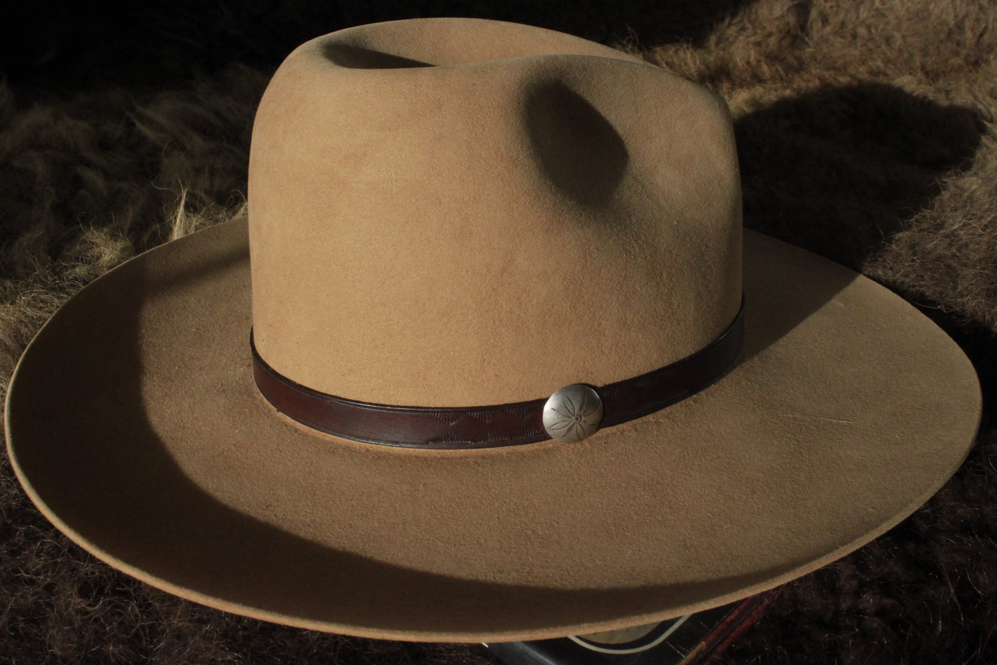 Fruita - Leather Hat Band with Vintage Native American Button