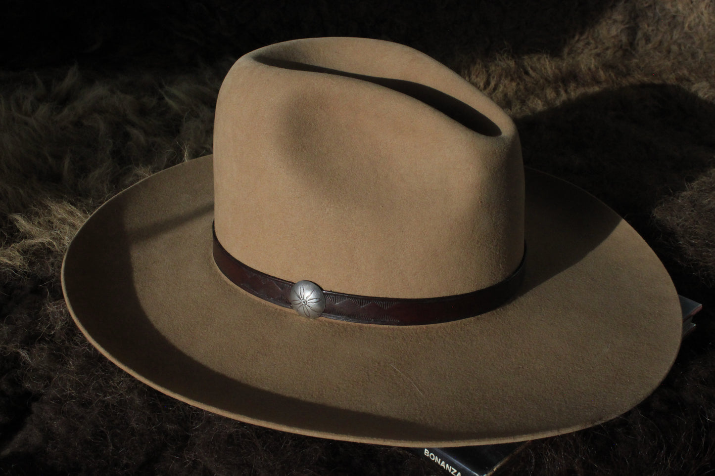 Fruita - Leather Hat Band with Vintage Native American Button