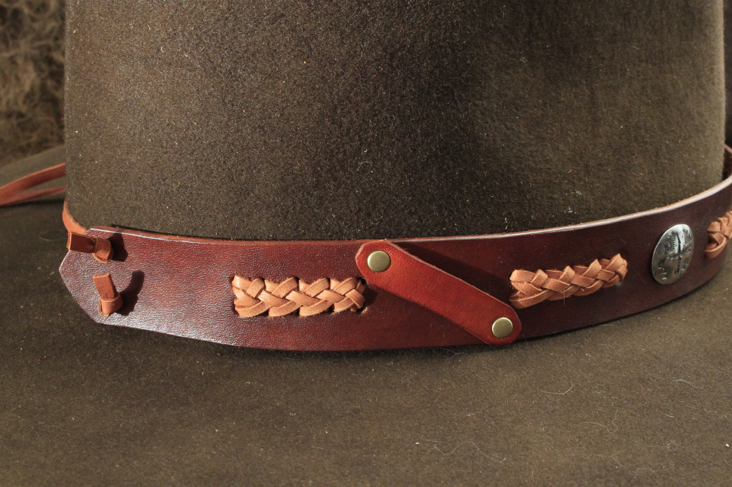 Kayenta - Leather Hat Band with Vintage Native American Buttons