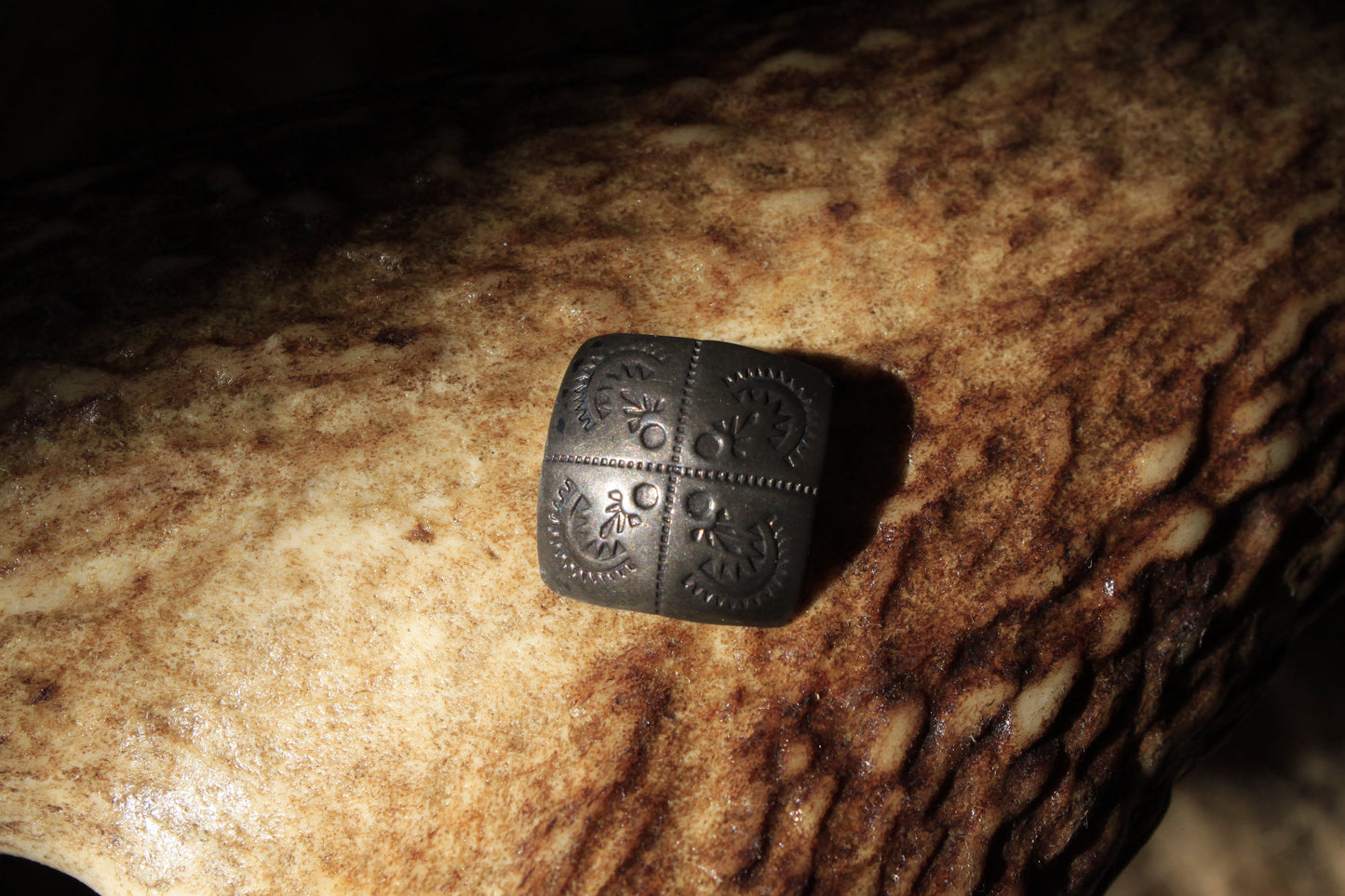 Pioneer - Leather Hat Band with Vintage Native American Button