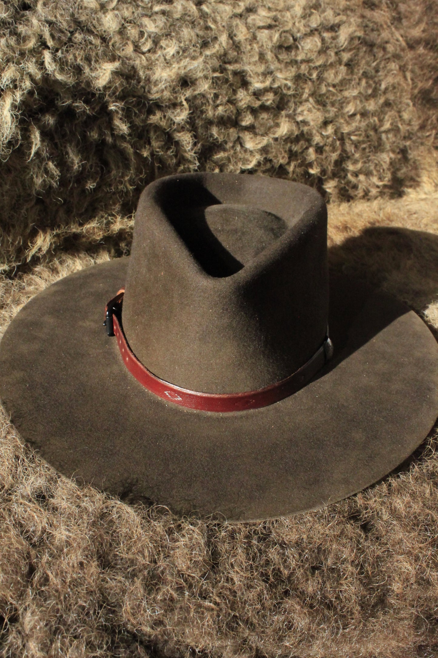 Pioneer - Leather Hat Band with Vintage Native American Button