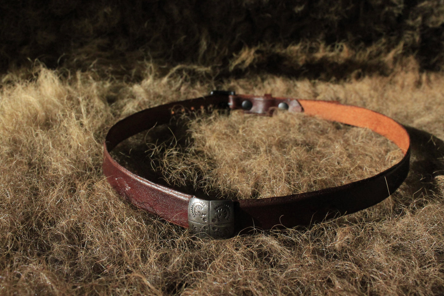Pioneer - Leather Hat Band with Vintage Native American Button