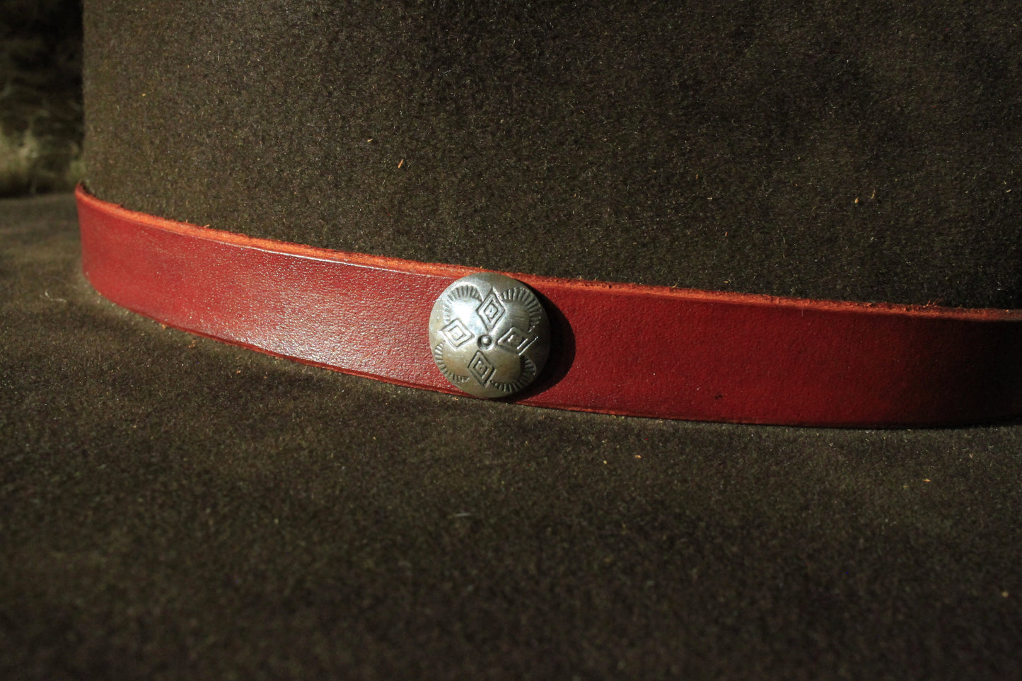 Ponderosa - Leather Hat Band with Vintage Native American Button