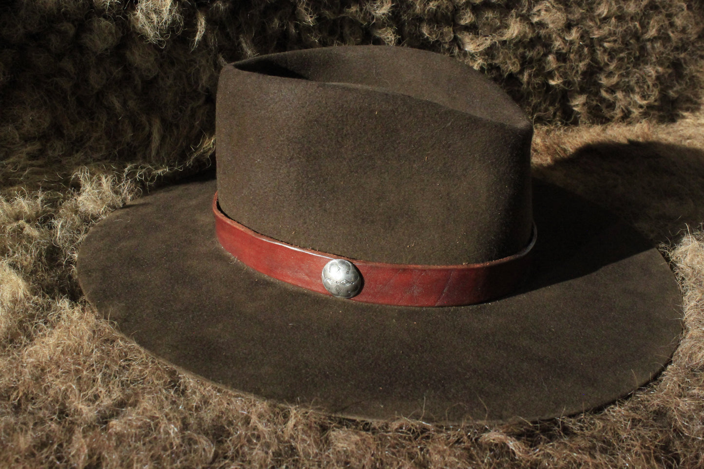 Ponderosa - Leather Hat Band with Vintage Native American Button