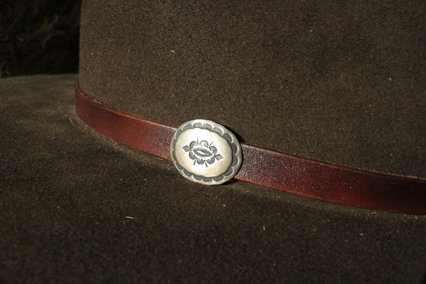 Uintah - Leather Hat Band with Vintage Native American Concho