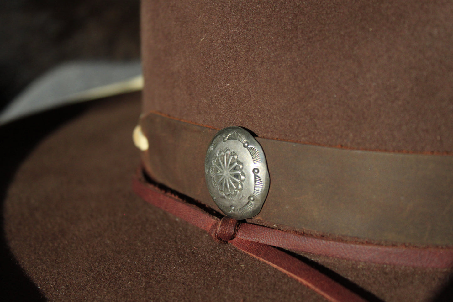 Cholla - Leather Hat Band with Vintage Native American Button