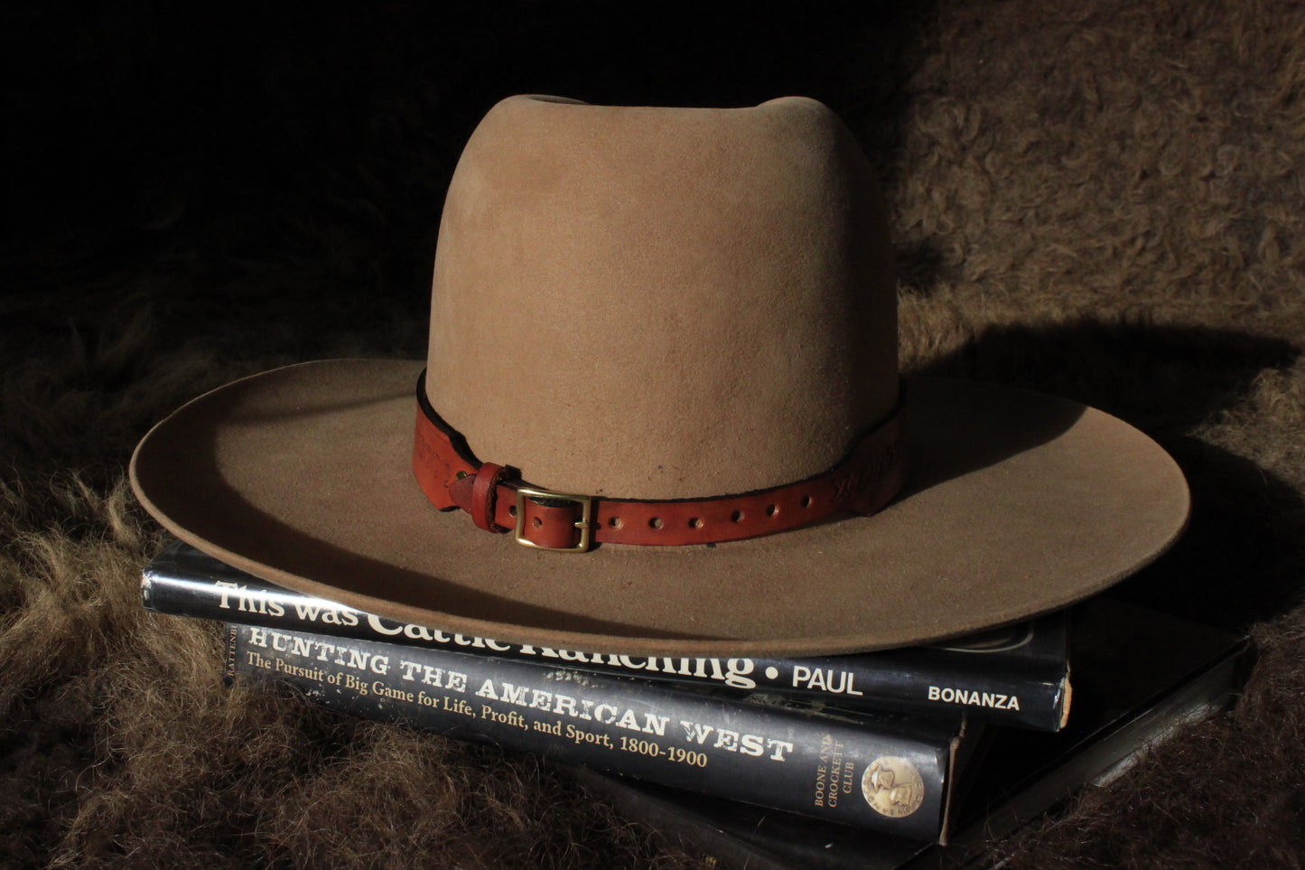 Gunnison - Leather Hat Band with Vintage Native American Button