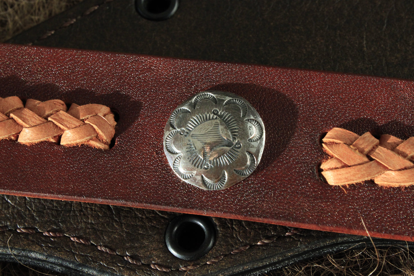 Kayenta - Leather Hat Band with Vintage Native American Buttons