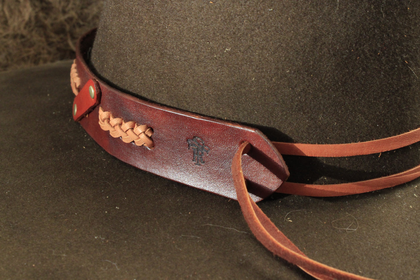 Kayenta - Leather Hat Band with Vintage Native American Buttons