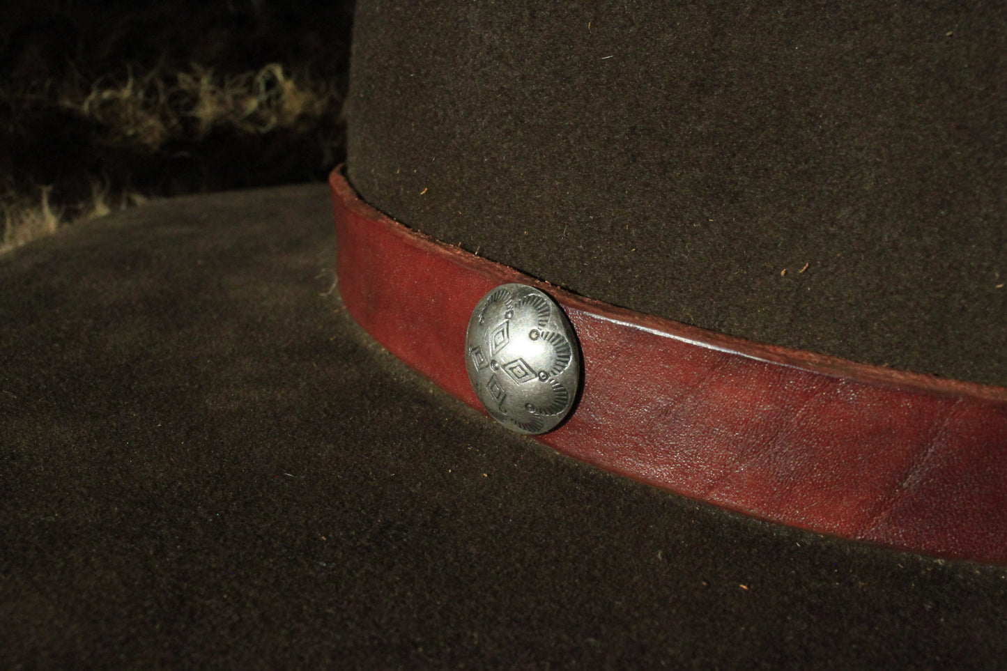 Ponderosa - Leather Hat Band with Vintage Native American Button